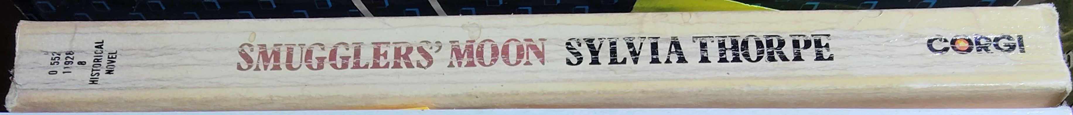 Sylvia Thorpe  SMUGGLERS' MOON spine of book image