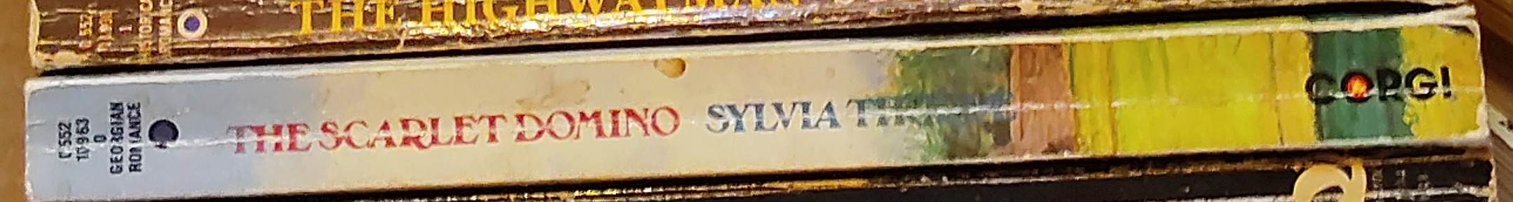 Sylvia Thorpe  THE SCARLET DOMINO spine of book image