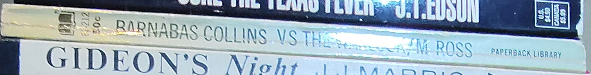 Marilyn Ross  BARNABAS COLLINS VERSUS THE WARLOCK spine of book image