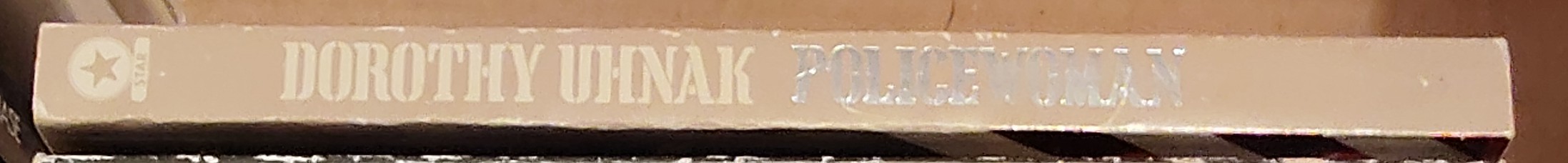 Dorothy Uhnak  POLICEWOMAN spine of book image