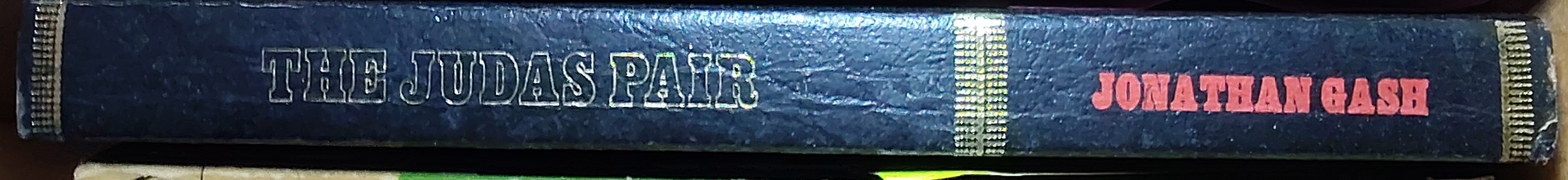 Jonathan Gash  THE JUDAS PAIR spine of book image