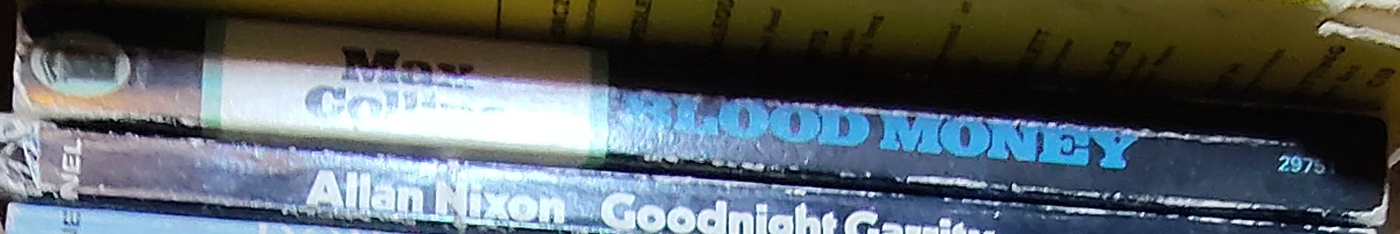 Max Collins  BLOOD MONEY spine of book image