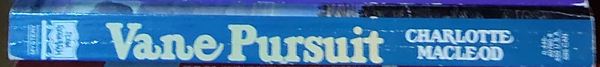 Charlotte Macleod  VANE PURSUIT spine of book image