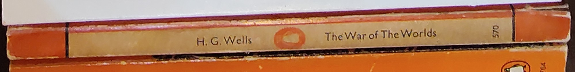 H.G. Wells  THE WAR OF THE WORLDS spine of book image