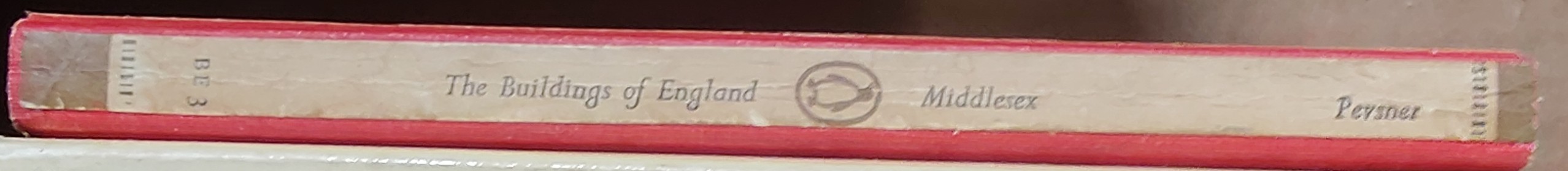 Nikolaus Pevsner  MIDDLESEX (Buildings of England) spine of book image