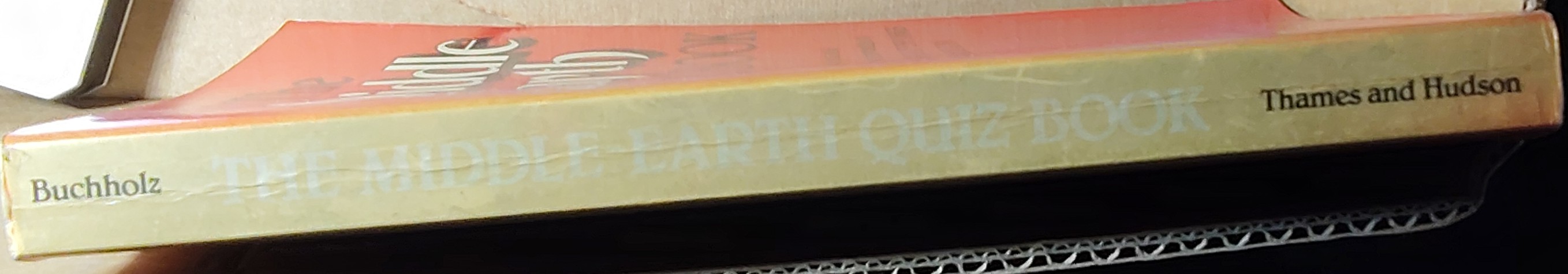 Suzanne Buchholz  THE MIDDLE-EARTH QUIZ BOOK spine of book image