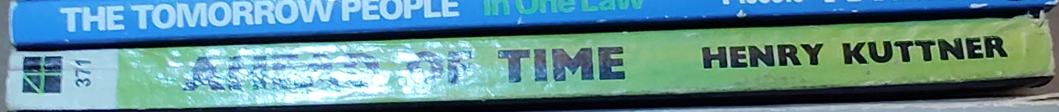 Henry Kuttner  AHEAD OF TIME spine of book image