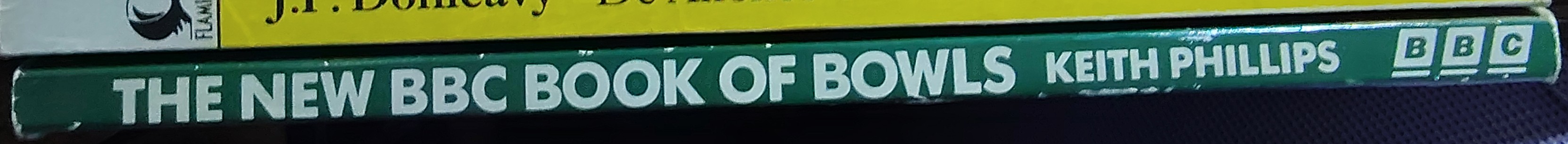 Keith Phillips (Compiles) THE NEW BBC BOOK OF BOWLS spine of book image