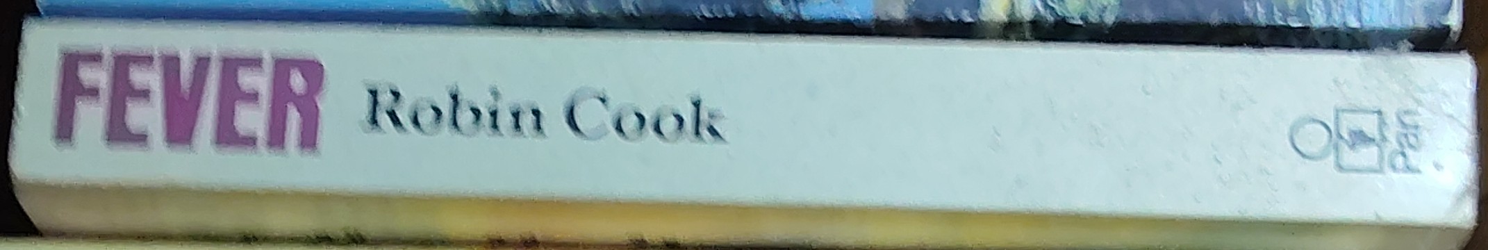 Robin Cook  FEVER spine of book image