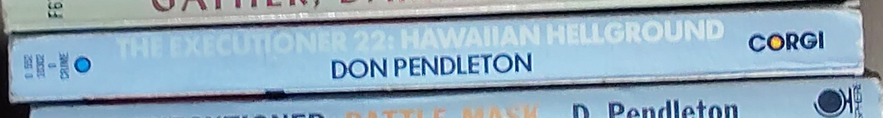 Don Pendleton  THE EXECUTIONER 22: HAWAIIAN HELLGROUND spine of book image
