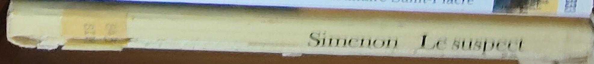 Georges Simenon  LE SUSPECT spine of book image