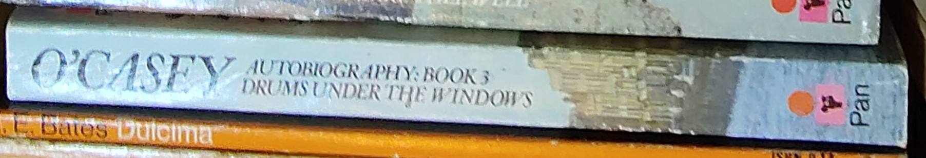 Sean O'Casey  AUTOBIOGRAPHY Book 3: DRUMS UNDER THE WINDOWS 1906-1916 spine of book image
