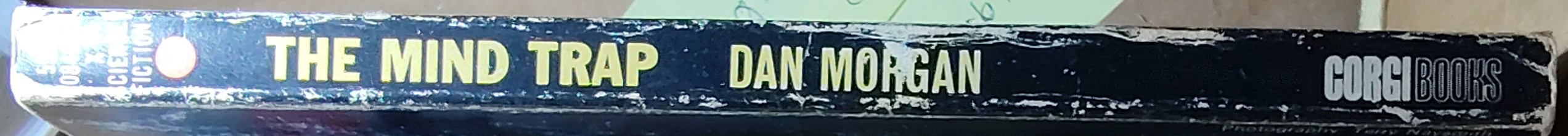 Dan Morgan  THE MIND TRAP spine of book image