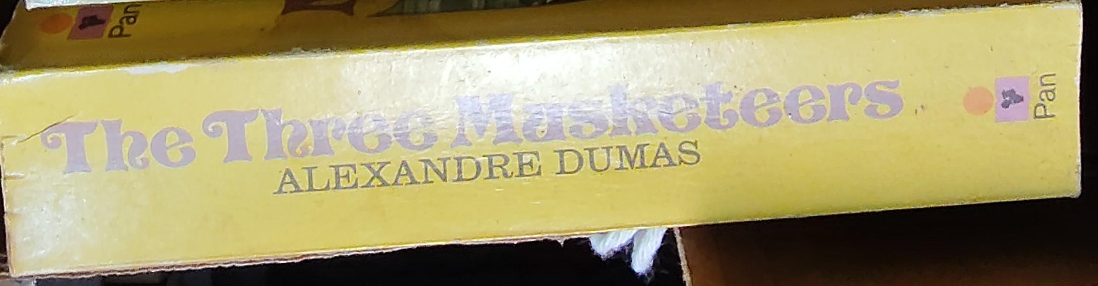 Alexandre Dumas  THE THREE MUSKETEERS (Oliver Reed, Charlton Heston, Christopher Lee, Raquel Welch) spine of book image