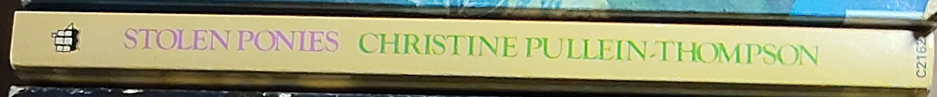 Christine Pullein-Thompson  STOLEN PONIES spine of book image