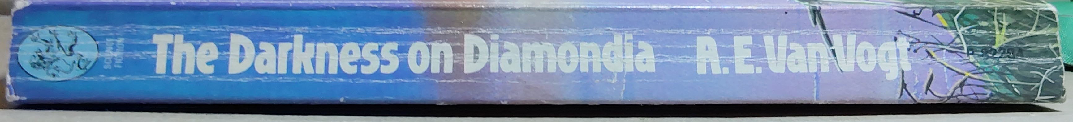A.E. van Vogt  THE DARKNESS ON DIAMONDIA spine of book image