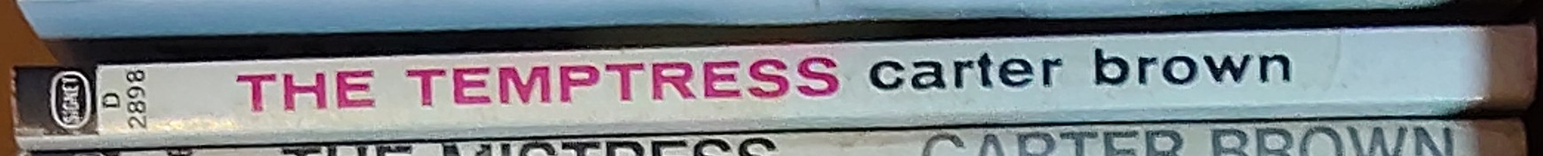 Carter Brown  THE TEMPTRESS spine of book image