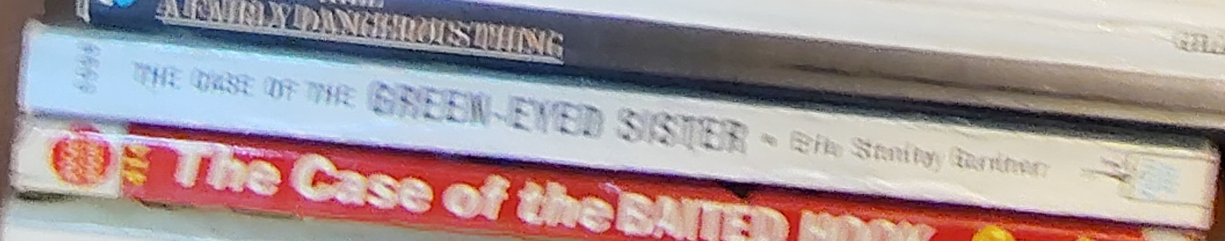 Erle Stanley Gardner  THE CASE OF THE GREEN-EYED SISTER spine of book image