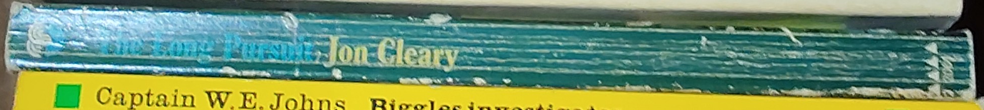 Jon Cleary  THE LONG PURSUIT spine of book image