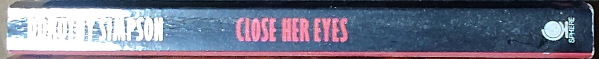 Dorothy Simpson  CLOSE HER EYES spine of book image