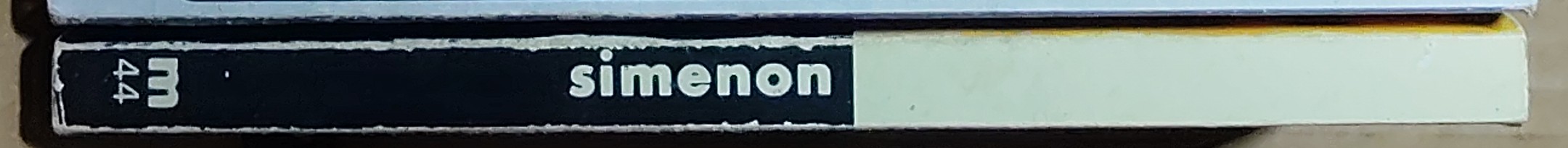 Georges Simenon  LE VOLEUR DE MAIGRET spine of book image