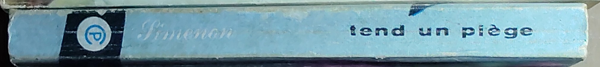 Georges Simenon  MAIGRET TEND UN PIEGE spine of book image