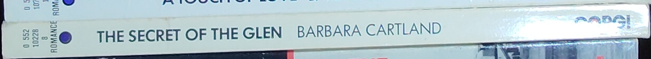 Barbara Cartland  THE SECRET OF THE GLEN spine of book image