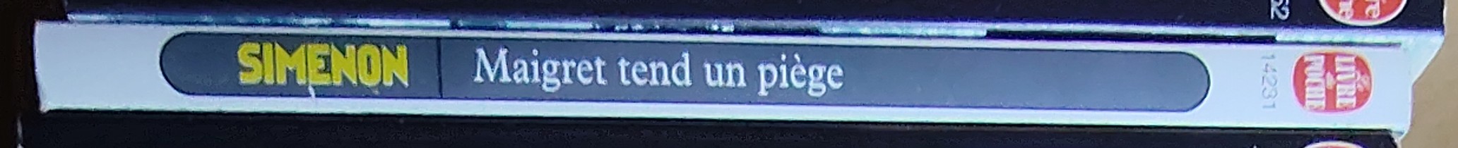 Georges Simenon  MAIGRET TEND UN PIEGE spine of book image