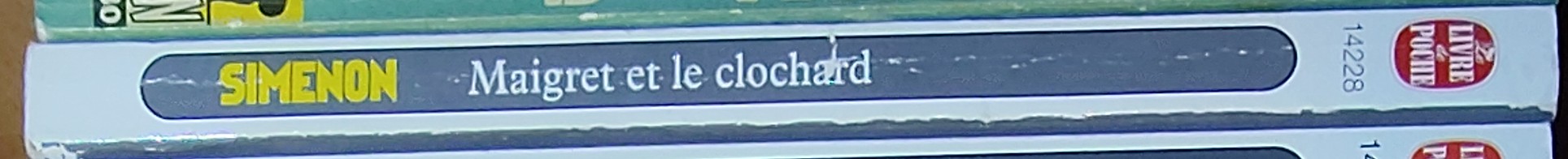 Georges Simenon  MAIGRET ET LE CLOCHARD spine of book image
