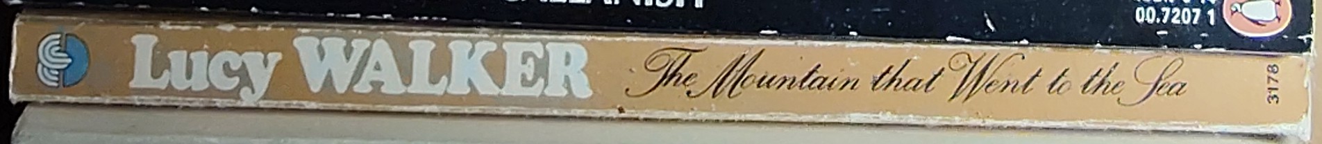 Lucy Walker  THE MOUNTAIN THAT WENT TO THE SEA spine of book image