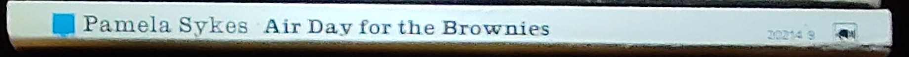 Pamela Sykes  AIR DAY FOR THE BROWNIES spine of book image